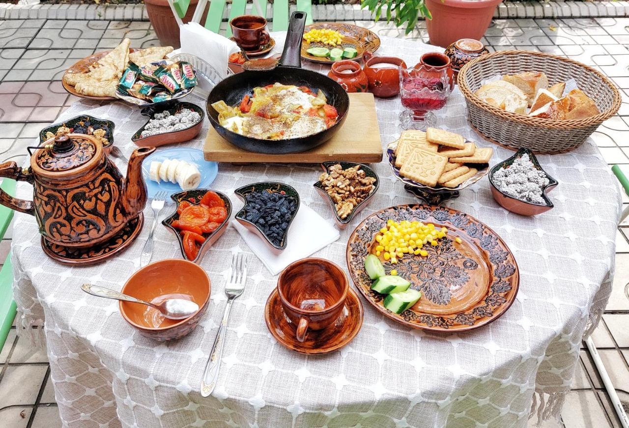 Evergreen Guesthouse Marghilon Bagian luar foto